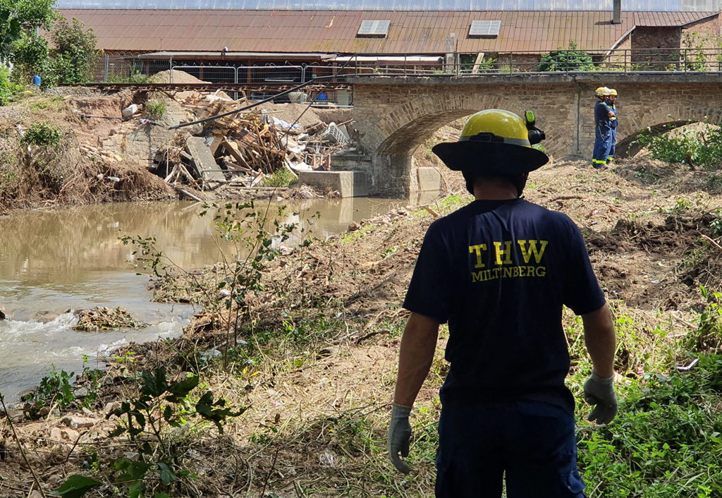BRAND Mitarbeiter helfen nach der Flutkatastrophe